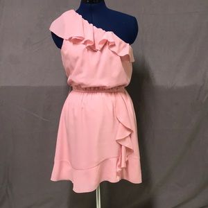 Light pink dress with one shoulder covered